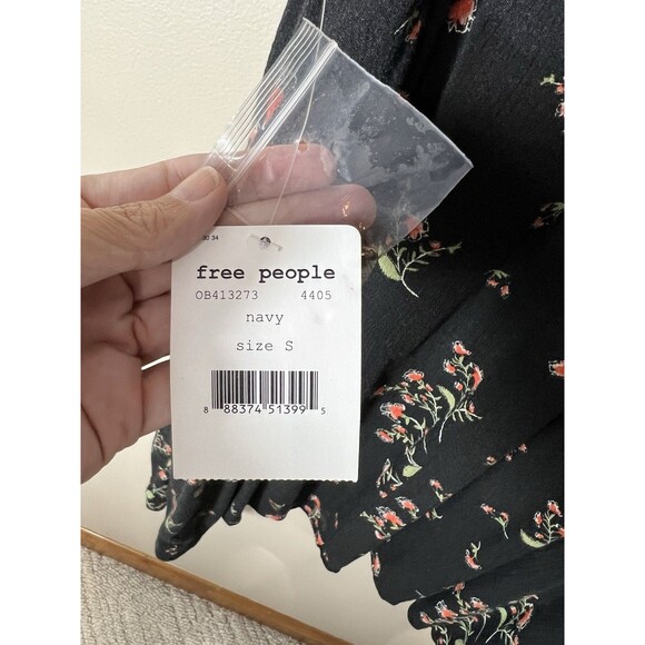 Free People Snap Out Of It Sleeveless Tree Swing Top Small Black Floral NEW - Picture 5 of 16